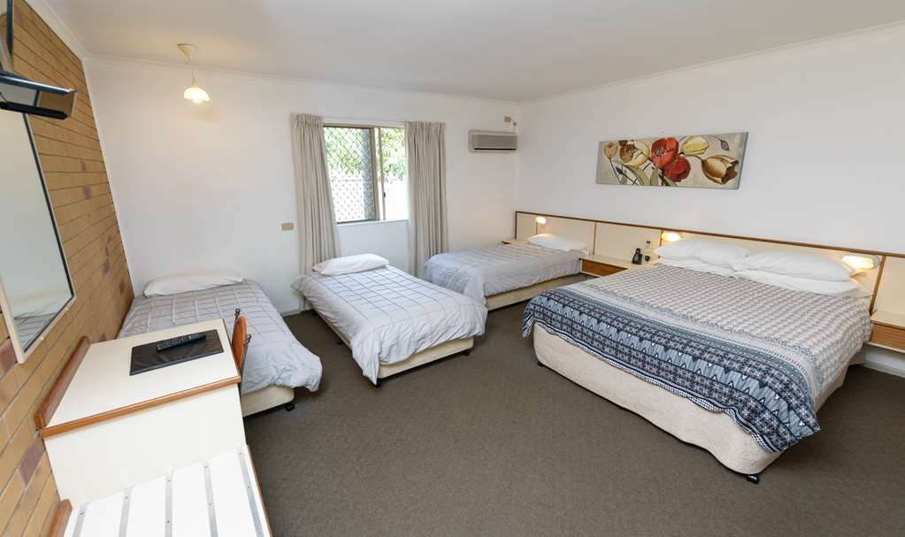 Wild Scotsman Motor Inn Gin Gin Qld Cameră foto